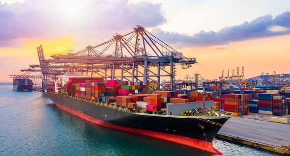 국책은행의 재정건전성은 과제로 지적된다. 특히 무역보험공사의 기금배수(기금총액 대비 기금유효계약액)는 최근 5년 연속 20배를 초과해 선진국 평균(10배 내외) 대비 높은 수준이다. 이는 보증 능력 확충 여력이 제한적임을 의미하며, 장기적으로 정부 출자 확대나 민간 참여를 통한 재원 보강이 필요하다는...[본문 중에서] 사진/ 뉴스워커 인사이트 DB